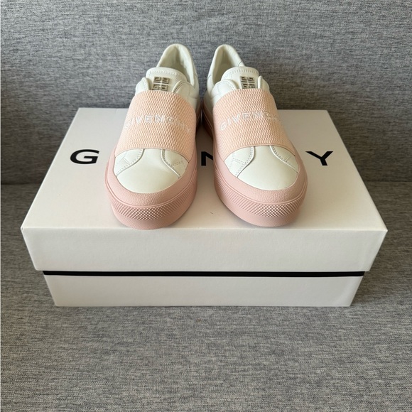 Givenchy City Sneakers in size 37.5–7 US. NIB.! - Picture 3 of 9